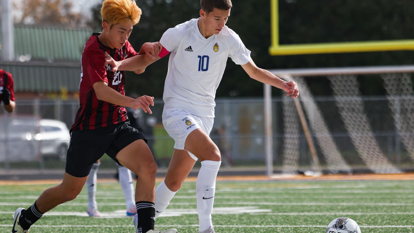 The 'information center' of high school boys soccer teams starts and prevents attacks
